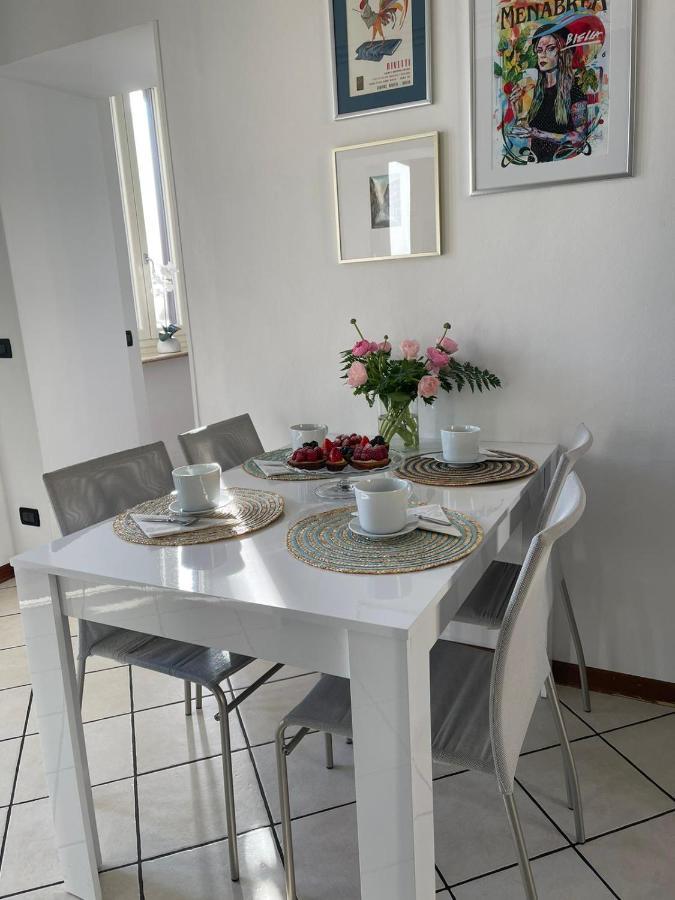 Large, Luxurious Family Apartment In Biella'S Historic Center Exterior photo