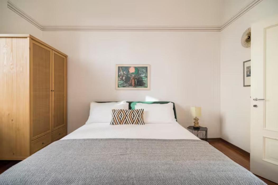 Large, Luxurious Family Apartment In Biella'S Historic Center Exterior photo
