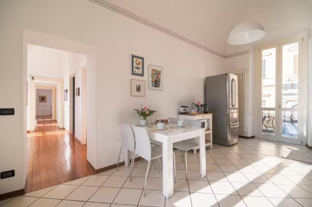 Large, Luxurious Family Apartment In Biella'S Historic Center Exterior photo